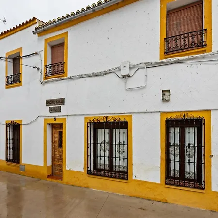 דירה Expansive With Private Pool Membrío